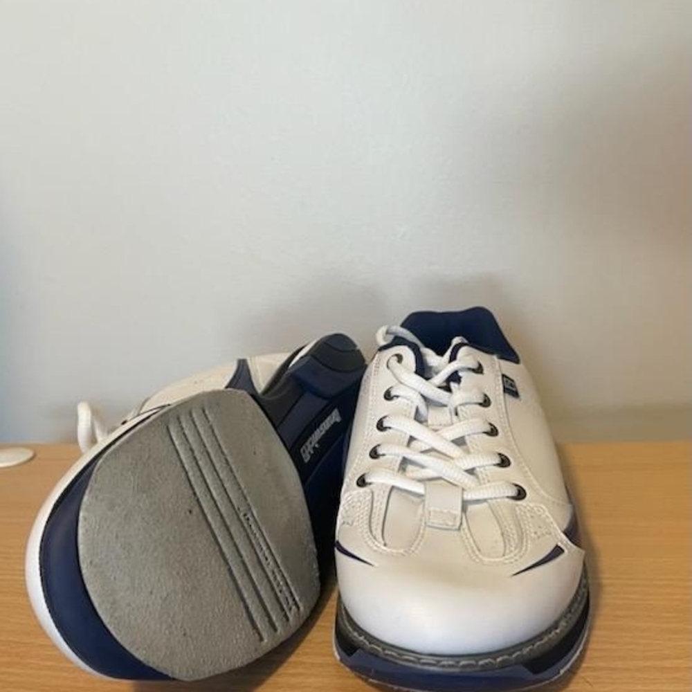 Men's White and Navy Athletic Bowling Shoes with Supportive Lace-Up Fit